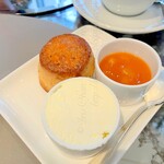 Four Seasons Hotel Hong Kong  - 