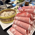 Gokuhin Hinabe Shabushabu - 