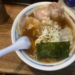 Houka Ramen - キャーーーッ！チャーシューワンタン麺が来たー！
                        
                        1,000円税込
                        
                        ボリュームあるわ〜♡