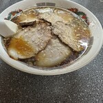 龍華亭 - チャーシューメン、麺は平打ち麺