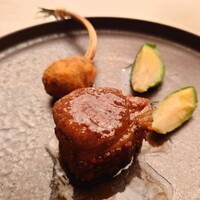 マダム・トキ - ニュージーランド産仔羊 背肉のロティと肩肉のクロケット サリエットの香るジュ〈ディナーBコース〉