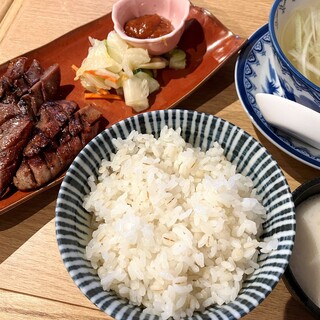 炭焼牛たん 東山_1