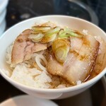 Tachibana - ミニ豚めし