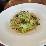 Osteria Barababao - ムール貝と春キャベツ、アンチョビ風味