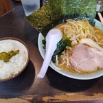 ラーメン 吉田屋 - 