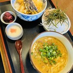 たんた家 - よくばりセット
      小カレーうどん