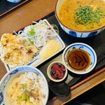 たんた家 - カレーうどん
      とり天セット〜五目ご飯