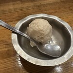 カレーの店 プーさん - のアップルシナモンのアイスクリーム