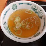 日高屋 - 付け合わせのスープ