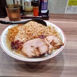 Ramen Denji Bee - ラーメン　野菜少なめ　ニンニぐ　脂　麺・味普通