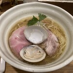 Ramen Suzumushi - 豚とハマグリ醤油です☆2024-0428訪問