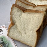 Puchi Anju - 国産小麦の旨味たっぷり‼︎幸熟食パン 1斤378円
