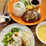 ビッグボーイ - 料理写真:ハンバーグランチ、サラダ、スープ、ゼリー