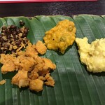 BOMBAY - ムーカダライスンダル、ローストポテト、カータンバクートゥ、キャベツとカボチャのマサラ