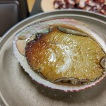 料理旅館 ひさだ - かなりデカイ鮑を陶板焼きで！