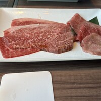 焼肉うしごろ 新宿三丁目店 - 