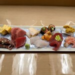 Sushi Osa Uchi - 刺身盛り合せ(とろ、鮪赤身、ほたるいか、はた、かつお、赤貝、赤貝ひもキュウリ、縞エビ、すみいか雲丹のせ、玉子)
