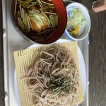 顔振茶屋 - 冷やしとろろそば。そばの本場だけに大変美味。