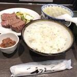 牛たん炭焼き 利久 - 