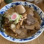 鉄板酒場 食炒音 - ランチ中華そば880円、味付たまご100円