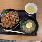 肉のヤマ牛 - 牛カルビ丼トリプル、味玉醤油そばハーフ1580円