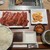 お肉屋さんのひとり焼肉 DAIRIKI - 料理写真:サービスランチ定食200gご飯普通盛りと赤センマイ