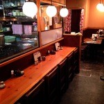 鳥めし 鳥藤分店 - カウンターもご用意しております。お一人様でもお気軽にどうぞ。