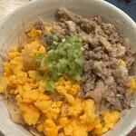 燃えよ麺助 - そぼろ丼