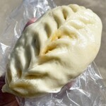 劉記 中華面食 - 豚肉と酸菜の肉まん 1個 275円