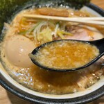 浅草 熟成味噌らーめん のりあき･美々 - スープ