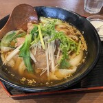 朝霞 刀削麺 - 豚スペアリブ刀削麺