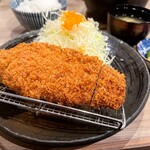 Tonkatsu Kagurazaka Sakura - ハーブ三元豚 ロースかつ定食