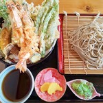 そば処 ふくろう - 全体はこんな感じ