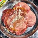 Taishuu Yakiniku Sakaba Kemusuke - 牛タン塩（680円税別）