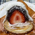 ブーランジェリー スドウ - 苺１個使ったデニッシュ！！