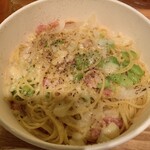 タパス＆タパス - 4月限定 新玉ねぎとそら豆のグリチア風パスタ 1,280円（税込）