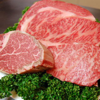 We offer Kobe's food culture Steak at reasonable prices!