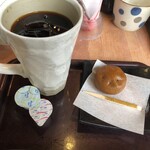 Shirakabe Kafe Hana Go Yomi - ビックコーヒー(アイス)
