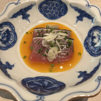 鮨 にっこ - おまかせ１２０００円。初鰹黄身醤油。この組み合わせは初体験。とても美味しかったです（╹◡╹）