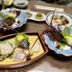 料理旅館 丸寅 - ...と思ったら伊勢海老の刺身も追加！