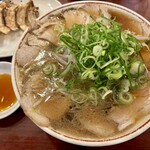 本家 第一旭 本店 - 1時間半並んでついにありつけた京都の貫禄。