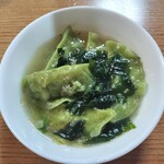 手包餃子 餃 - 市販のシジミわかめスープで。。生姜とゴマ油を少々プラス　美味しかった〜