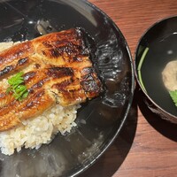新宿うな鐵 はなれ - 半身の鰻丼に肝吸い