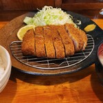 Tonkatsu Hide - 特選豚シンロースカツ定食2,900円