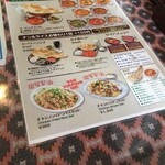 インド料理 パリワル - ビニールのテーブルクロスあるある早く言いたい〜♪メニューがひっつく(レイザーラモンRGが好きなもんで)