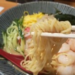 中華 大真 - 麺を取り出します