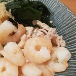 中華 大真 - 海老、蒸し鶏のアップ