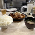 トンテキ食堂8 - 大トンテキ定食300g（ご飯大盛り）