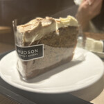 Hudson Market Bakers - エキストラスパイスキャロットケーキ