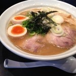 Antaga大正 - 鶏魚介のミックススープで。定番ラーメン800円